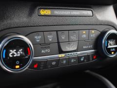 https://www.feria.autoroyal.es/media/com_expautospro/images/big/turismos_todo_terrenos_y_furgonetas_ford_focus_699de43f18d6a.JPG