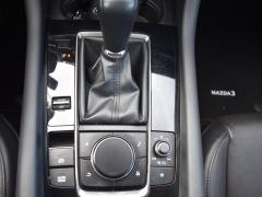 https://www.feria.autoroyal.es/media/com_expautospro/images/big/turismos_todo_terrenos_y_furgonetas_mazda_mazda3_65e9aeb35a3cc.JPG