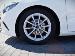 https://www.feria.autoroyal.es/media/com_expautospro/images/big/turismos_todo_terrenos_y_furgonetas_mercedes_b_180_669a98549382d.JPG