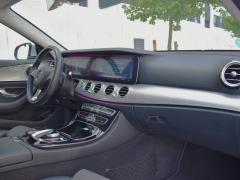 https://www.feria.autoroyal.es/media/com_expautospro/images/big/turismos_todo_terrenos_y_furgonetas_mercedes_e_220_68343d326f6bf.JPG