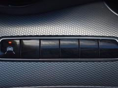 https://www.feria.autoroyal.es/media/com_expautospro/images/big/turismos_todo_terrenos_y_furgonetas_mercedes_e_220_69dd14ee93332.JPG