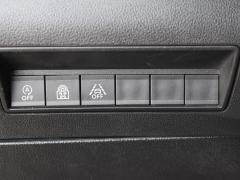 https://www.feria.autoroyal.es/media/com_expautospro/images/big/turismos_todo_terrenos_y_furgonetas_peugeot_nuevo_rifter_6964e09d7710e.JPG