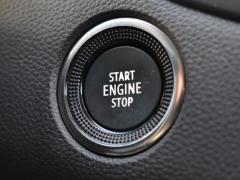 https://www.feria.autoroyal.es/media/com_expautospro/images/big/turismos_todo_terrenos_y_furgonetas_renault_megane_69c18a5840473.JPG