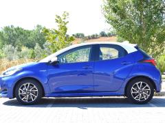 https://www.feria.autoroyal.es/media/com_expautospro/images/big/turismos_todo_terrenos_y_furgonetas_toyota_yaris_6a42b11bdafb6.JPG
