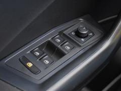 https://www.feria.autoroyal.es/media/com_expautospro/images/big/turismos_todo_terrenos_y_furgonetas_volkswagen_t_roc_6900f1865da74.JPG