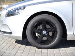 https://www.feria.autoroyal.es/media/com_expautospro/images/big/turismos_todo_terrenos_y_furgonetas_volvo_v40_65bd327e4468b.JPG